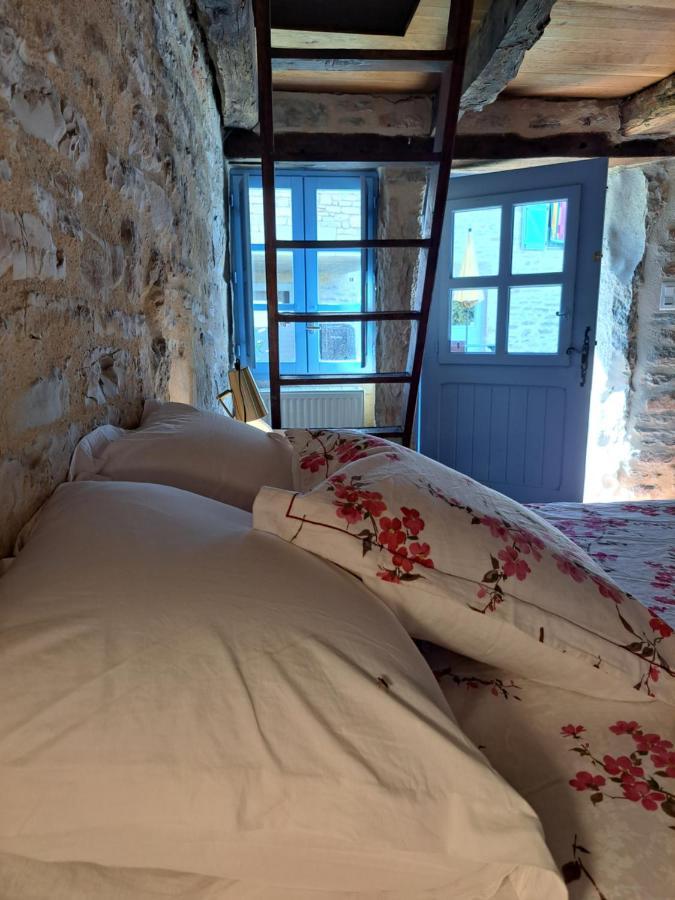 Chambre "Four A Pain" A L'Escale De Varaire Bed & Breakfast Exterior photo